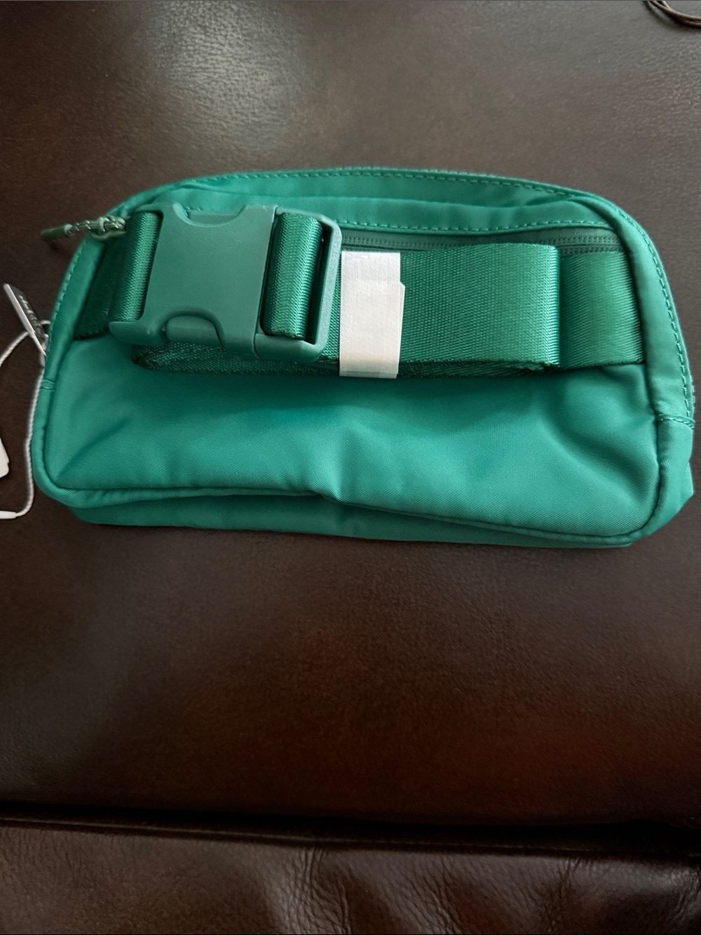 lululemon athletica NWT Everywhere Belt Bag, Teal, 1L - Picture 6 of 9